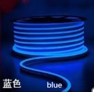 Manguera neón flexible encendida en color azul